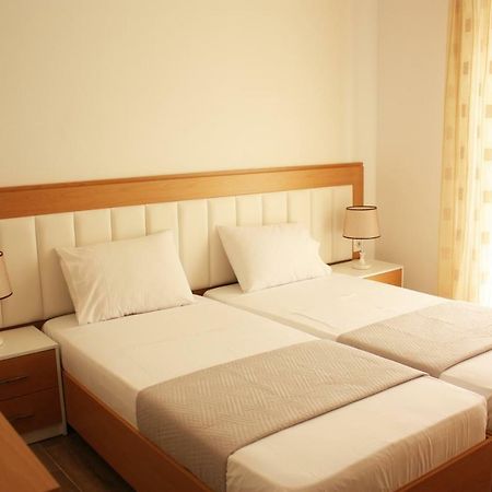 Alexandra'S Apartments Sarandë Eksteriør billede