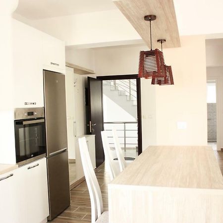 Alexandra'S Apartments Sarandë Eksteriør billede
