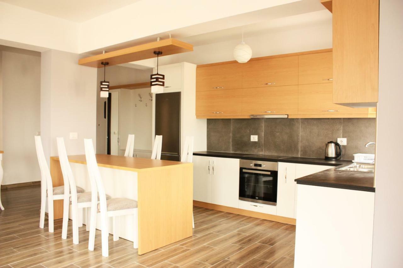 Alexandra'S Apartments Sarandë Eksteriør billede