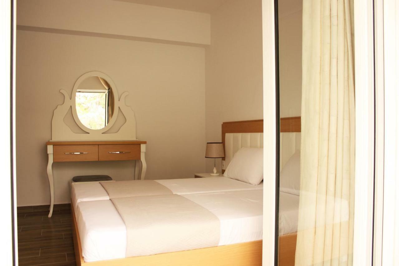 Alexandra'S Apartments Sarandë Eksteriør billede