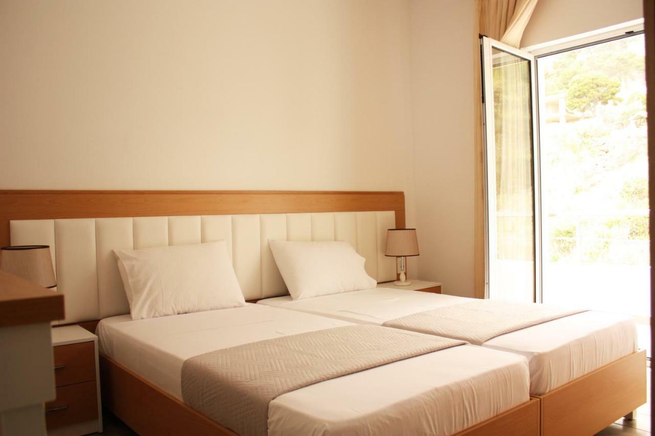 Alexandra'S Apartments Sarandë Eksteriør billede