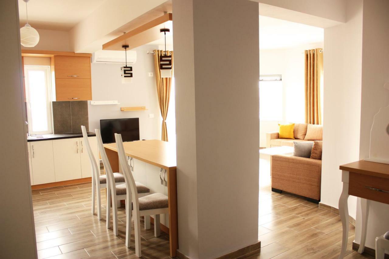 Alexandra'S Apartments Sarandë Eksteriør billede