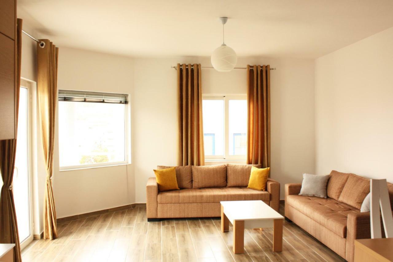 Alexandra'S Apartments Sarandë Eksteriør billede