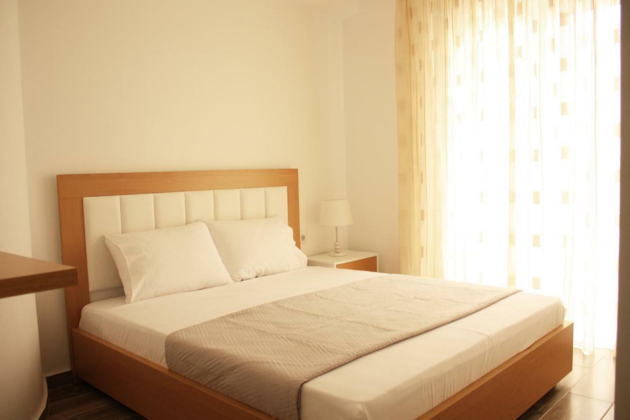 Alexandra'S Apartments Sarandë Eksteriør billede