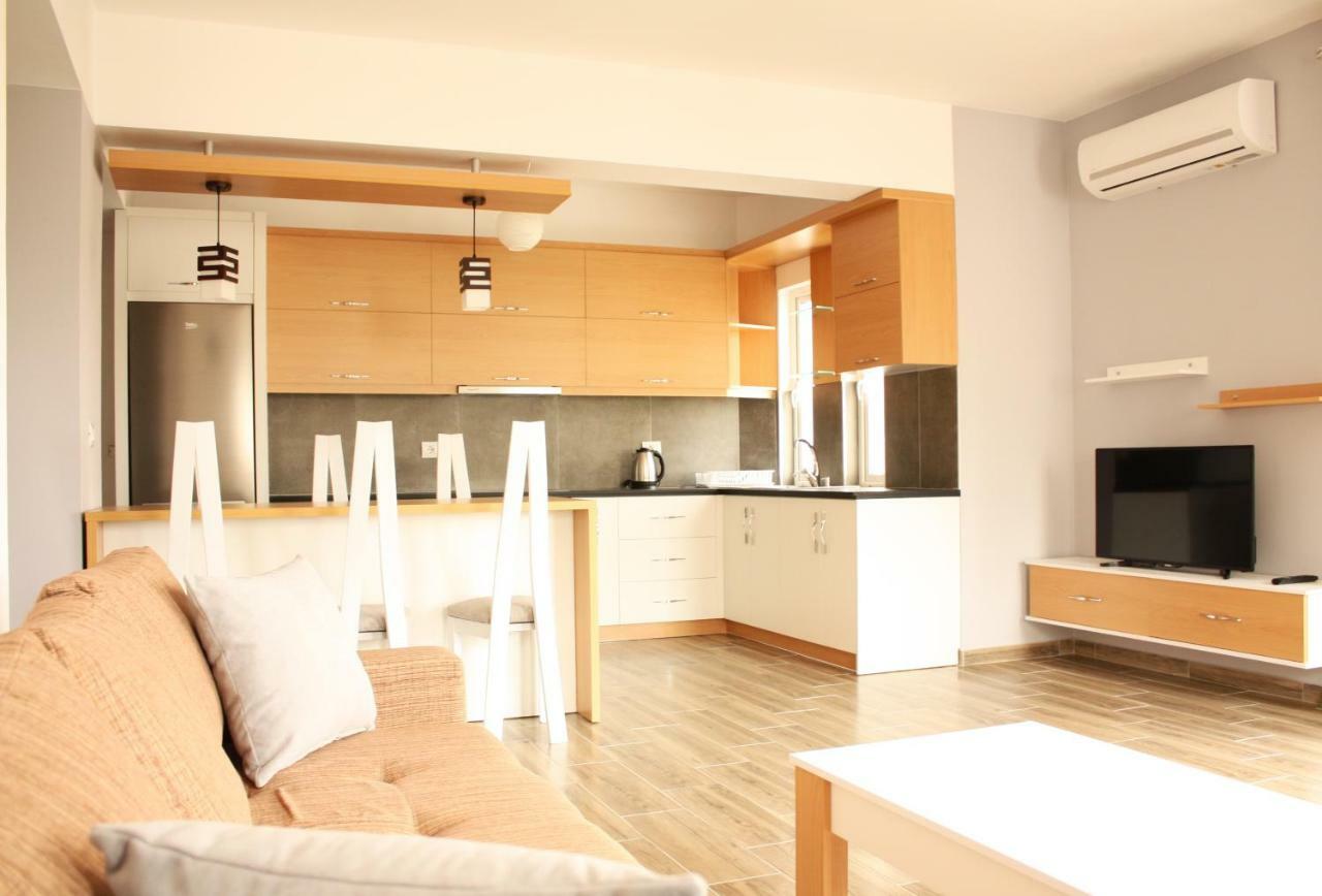 Alexandra'S Apartments Sarandë Eksteriør billede