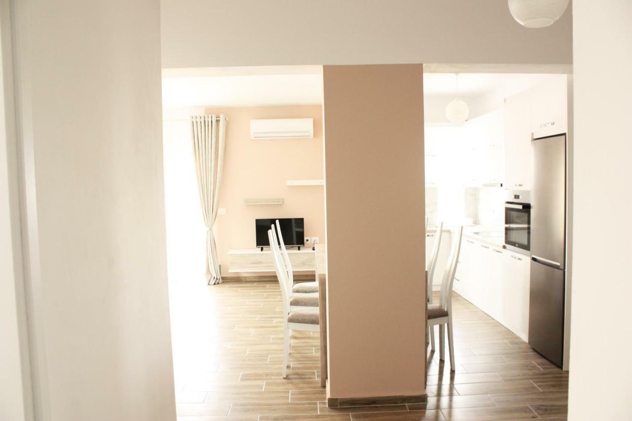 Alexandra'S Apartments Sarandë Eksteriør billede