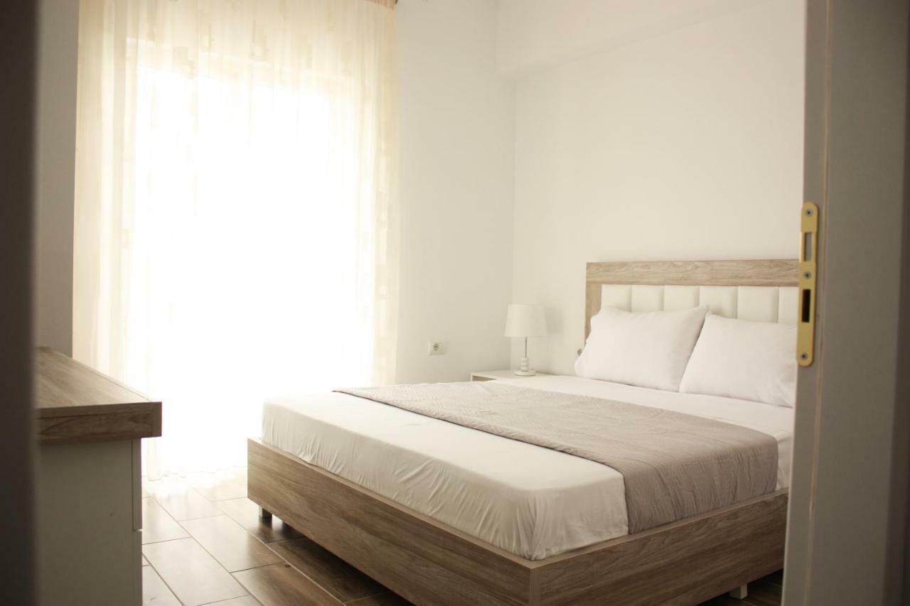 Alexandra'S Apartments Sarandë Eksteriør billede