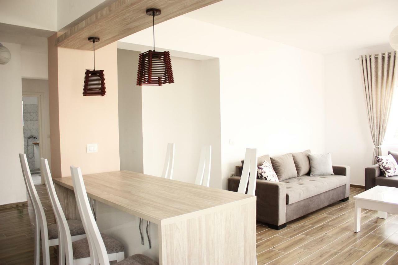 Alexandra'S Apartments Sarandë Eksteriør billede