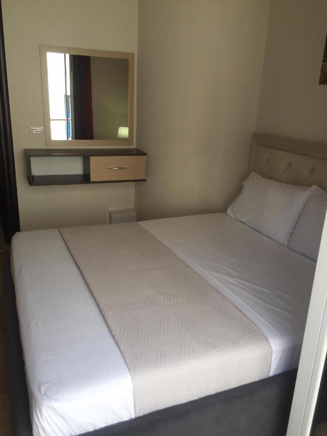 Alexandra'S Apartments Sarandë Eksteriør billede